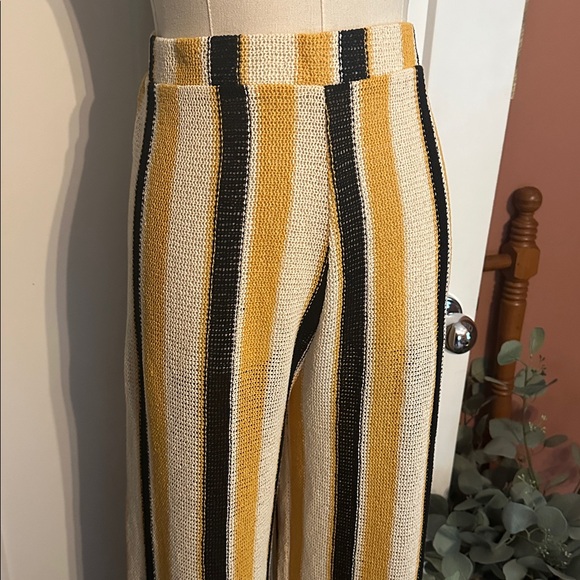 Zara women’s black yellow cream Striped knit L 31” inseam pants - Picture 4 of 13